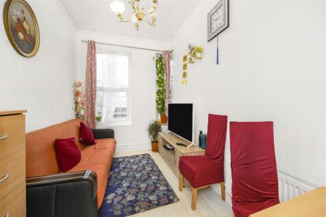 Flat 2   837A Romford Road -010.JPG