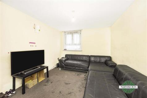 Flat 21 Twelve Acre House Grantham Road -001.jpg
