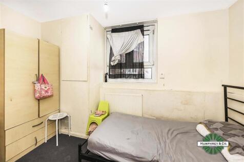 Flat 21 Twelve Acre House Grantham Road -011.jpg