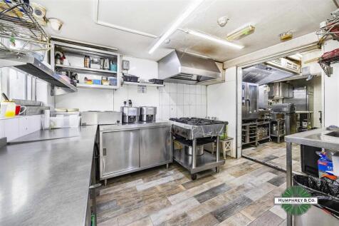 285   High Road -002.jpg