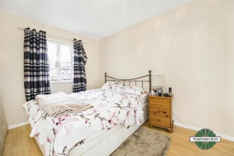 102  Camberlain Place -001-4550.jpg