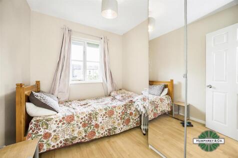102  Camberlain Place -003-4550.jpg