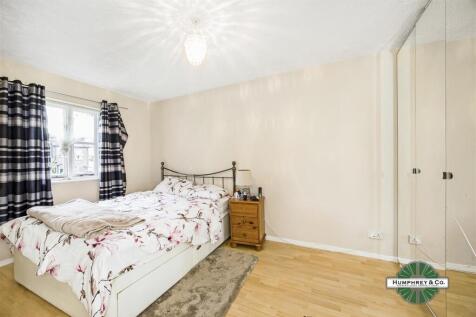 102  Camberlain Place -002-4550.jpg