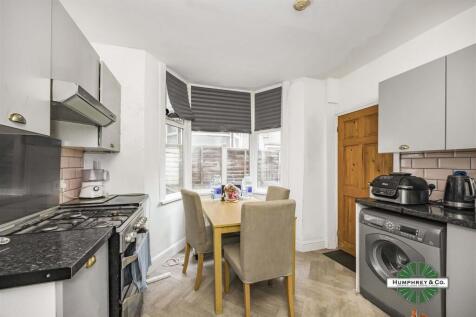 141 Wanstead Park Road -012.JPG