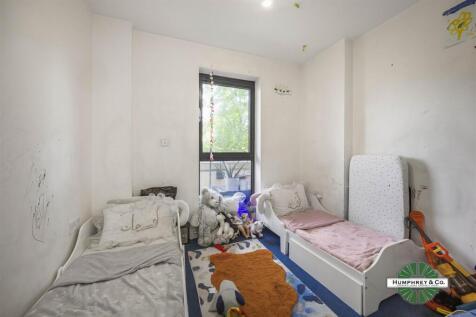 Flat 7, 2 Bloomfield Court Brisbane Road -002.JPG