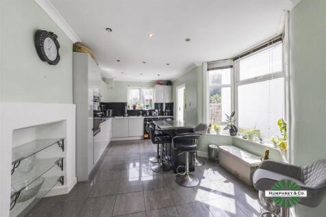 6 Gloucester Road -014.JPG