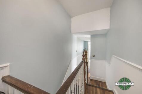 6 Gloucester Road -002.JPG