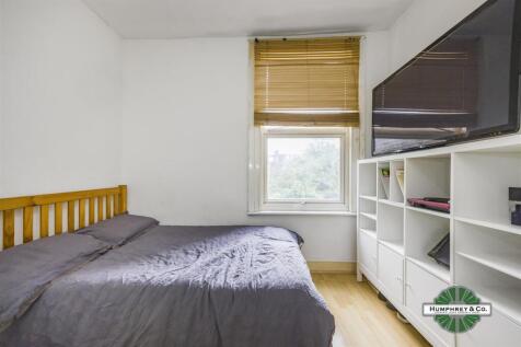 6 Gloucester Road -004.JPG
