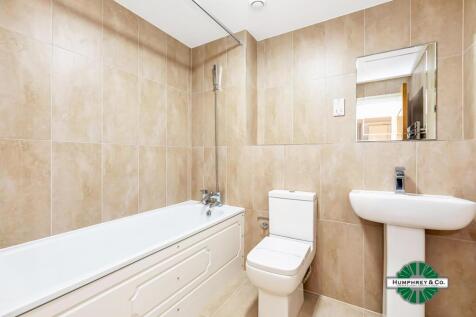 New Build 1 Bed Flat in popular all new &#39;Shannon C