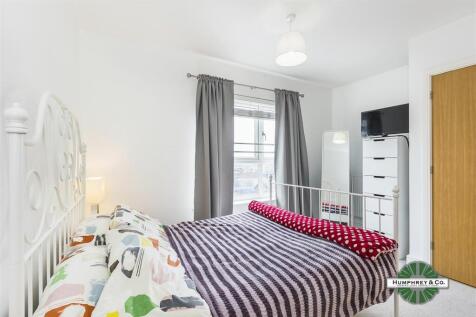 72 Thomas Jacomb Place - 02.jpg