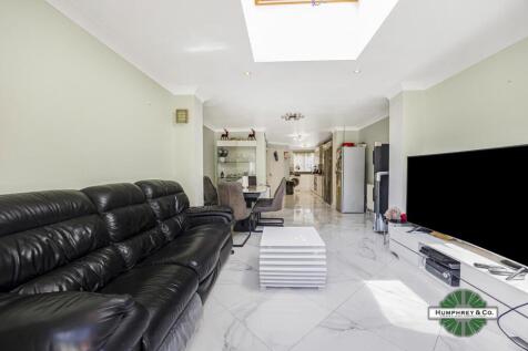 Four Bedroom Town House for Rent