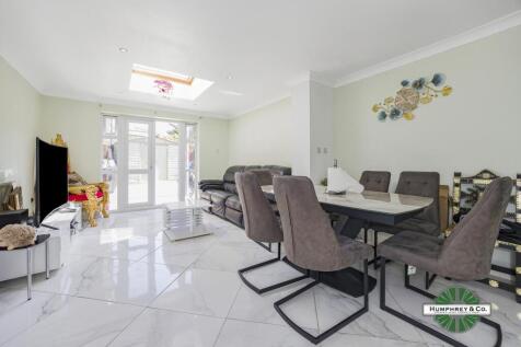 Four Bedroom Town House for Rent