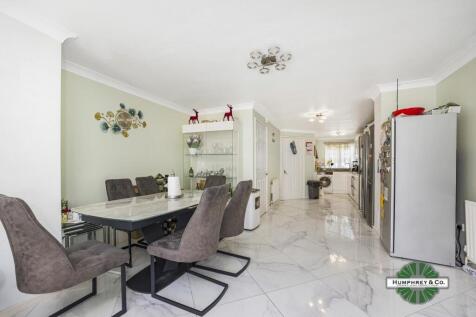 Four Bedroom Town House for Rent