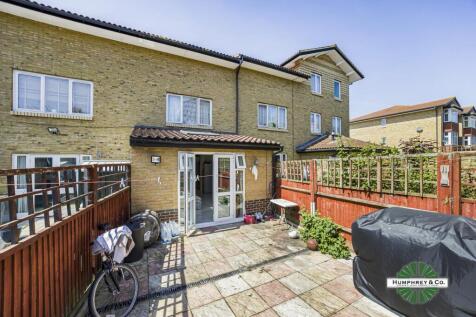 Four Bedroom Town House for Rent
