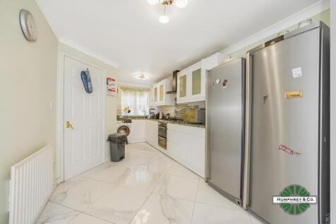 Four Bedroom Town House for Rent