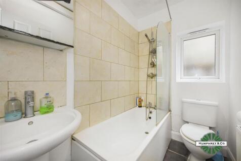 47 Folkestone Road -004.jpg