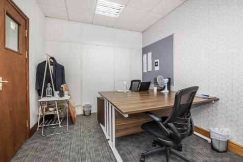 Unit 13 Bourne Court -006.jpg
