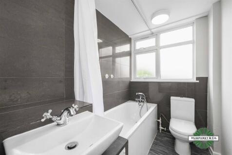 Flat 90, Tenby Court, Tenby Road -011.jpg