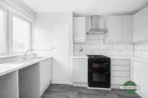 Flat 90, Tenby Court, Tenby Road -001.jpg