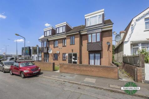 2, 248 Albany Court -014.jpg