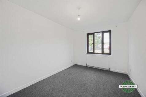 2, 248 Albany Court -001.JPG