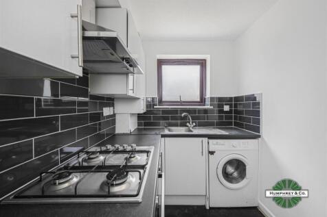 2, 248 Albany Court -006.JPG