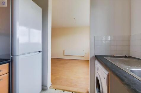 TWO BEDROOM FLAT TO LET