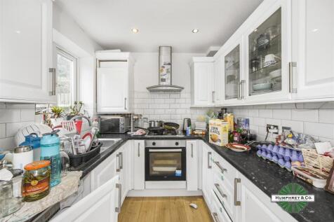 27   South Park Crescent -002-4550.jpg