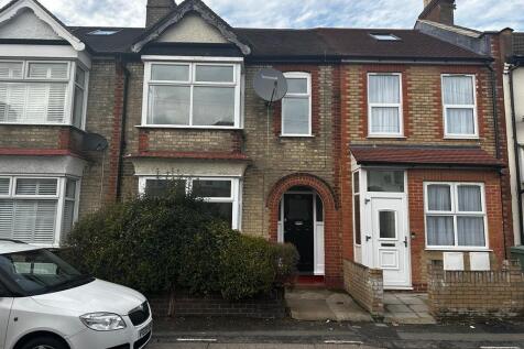 3 Bedroom, 2 Reception House
