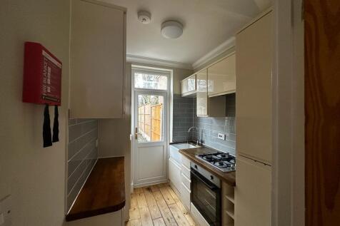 3 Bedroom, 2 Reception House