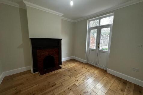 3 Bedroom, 2 Reception House