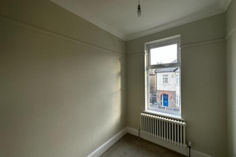 3 Bedroom, 2 Reception House