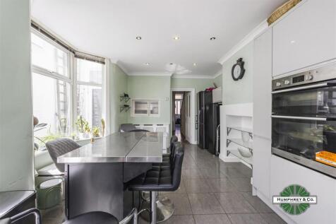 6 Gloucester Road -017.JPG