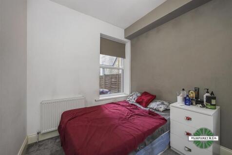 Flat 2 17 Mount Pleasant Road -003.jpg