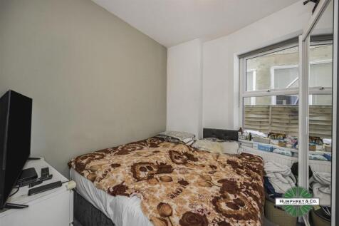 Flat 2 17 Mount Pleasant Road -005.jpg