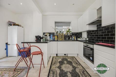 Flat 2 17 Mount Pleasant Road -006.jpg