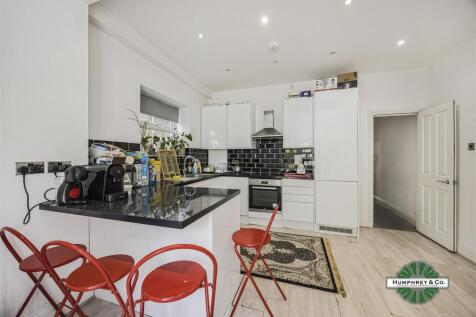 Flat 2 17 Mount Pleasant Road -007.jpg