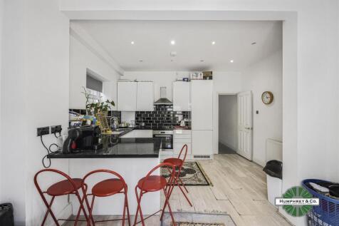 Flat 2 17 Mount Pleasant Road -010.jpg