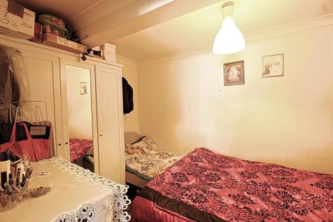 Bedroom1.1.jpg