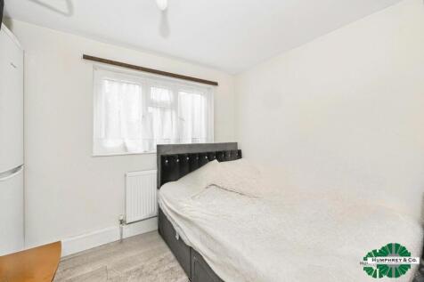 pbox-bedroom-326532.jpg