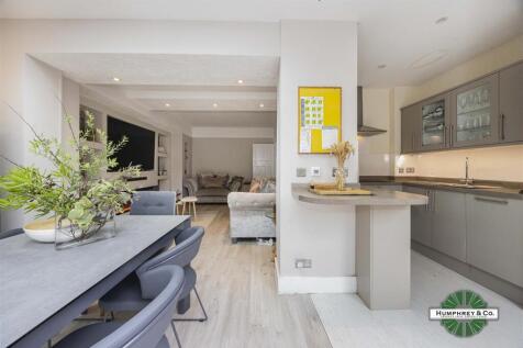 564 Upper Brentwood Road -021.JPG