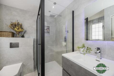 564 Upper Brentwood Road -013.JPG