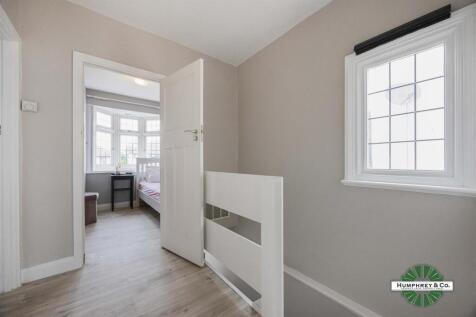 564 Upper Brentwood Road -009.JPG
