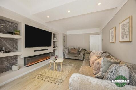 564 Upper Brentwood Road -016.JPG