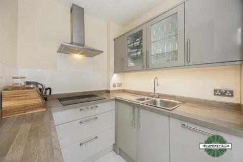 564 Upper Brentwood Road -020.JPG
