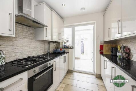 132 Lower Clapton Road -006.jpg
