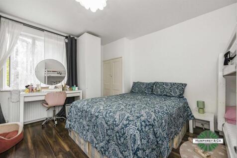 5 Twybridge Way -005.jpg
