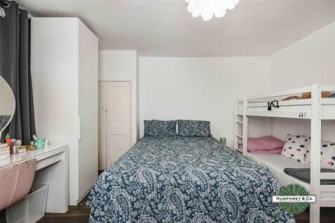 5 Twybridge Way -006.jpg