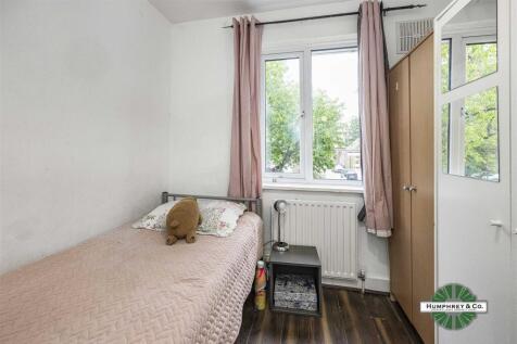 5 Twybridge Way -004.jpg