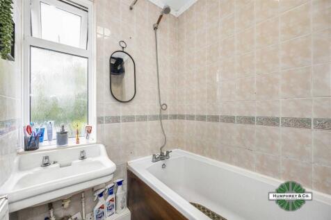 5 Twybridge Way -003.jpg